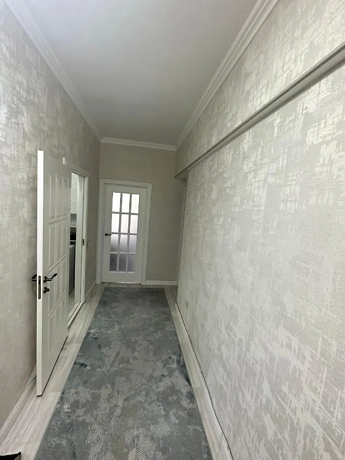 Apartmán 1-Комнатная Квартира В 100М От Метро Момышулы Almaty